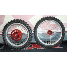 Honda Radsatz komplett Nabe rot NEU CRF250 14-19/CRF450 13-19 aus CRF250 18