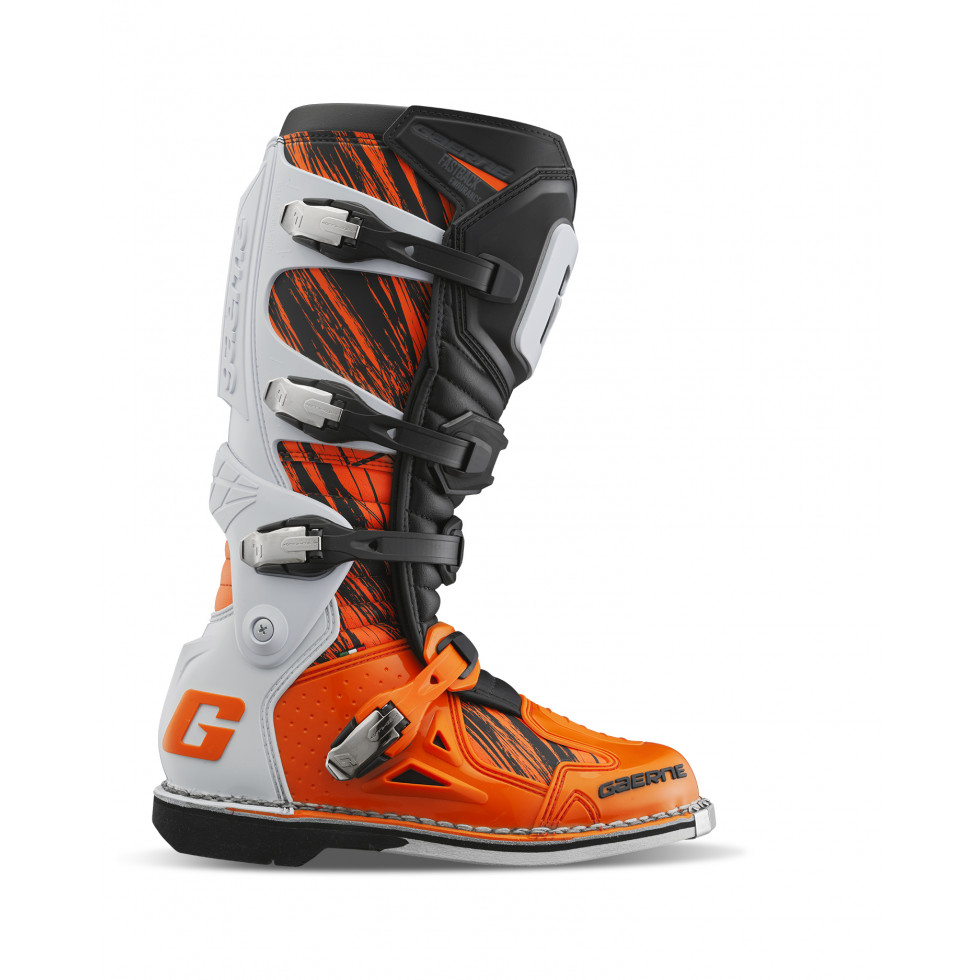 Gaerne Fastback Endurance Boot im Motocross Enduro Shop MXC GmbH